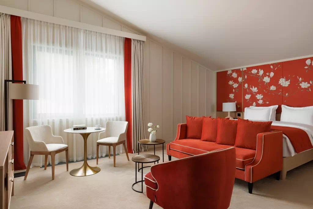 CORAL ROOM