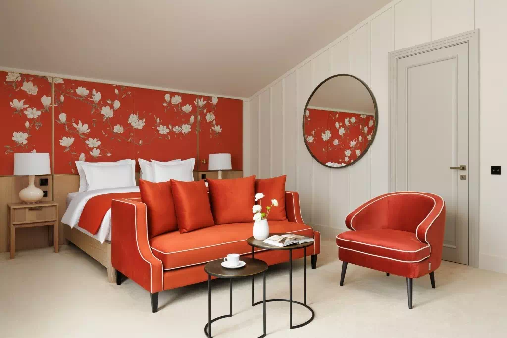 CORAL ROOM