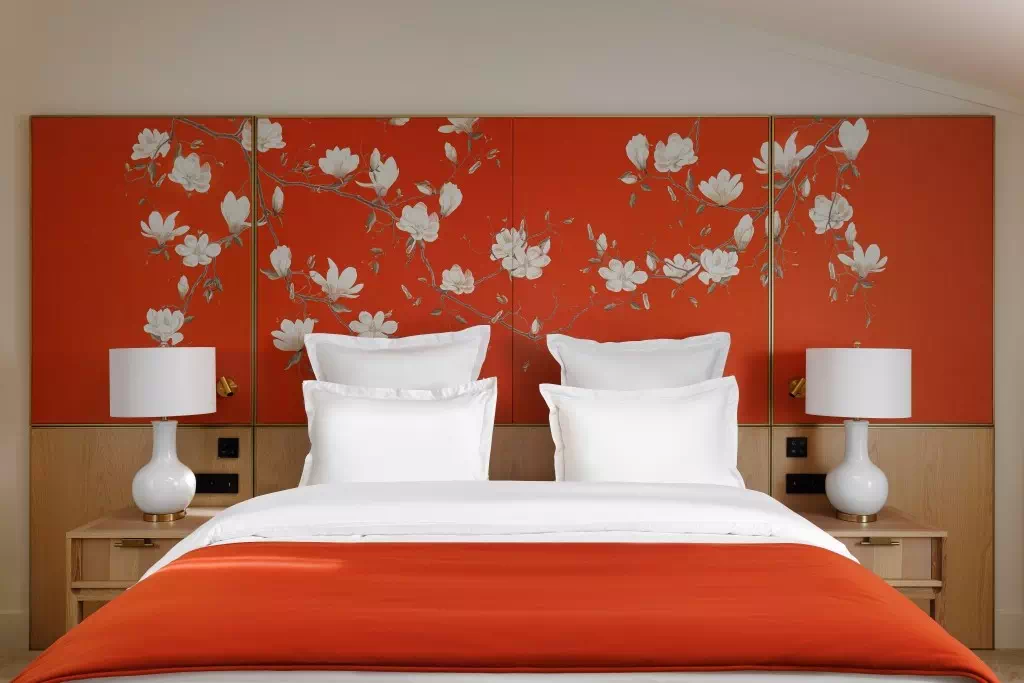 CORAL ROOM