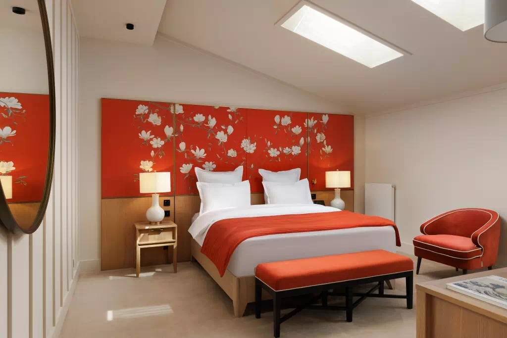 CORAL ROOM